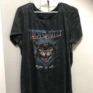 Torrid twisted kitty tee sz 2